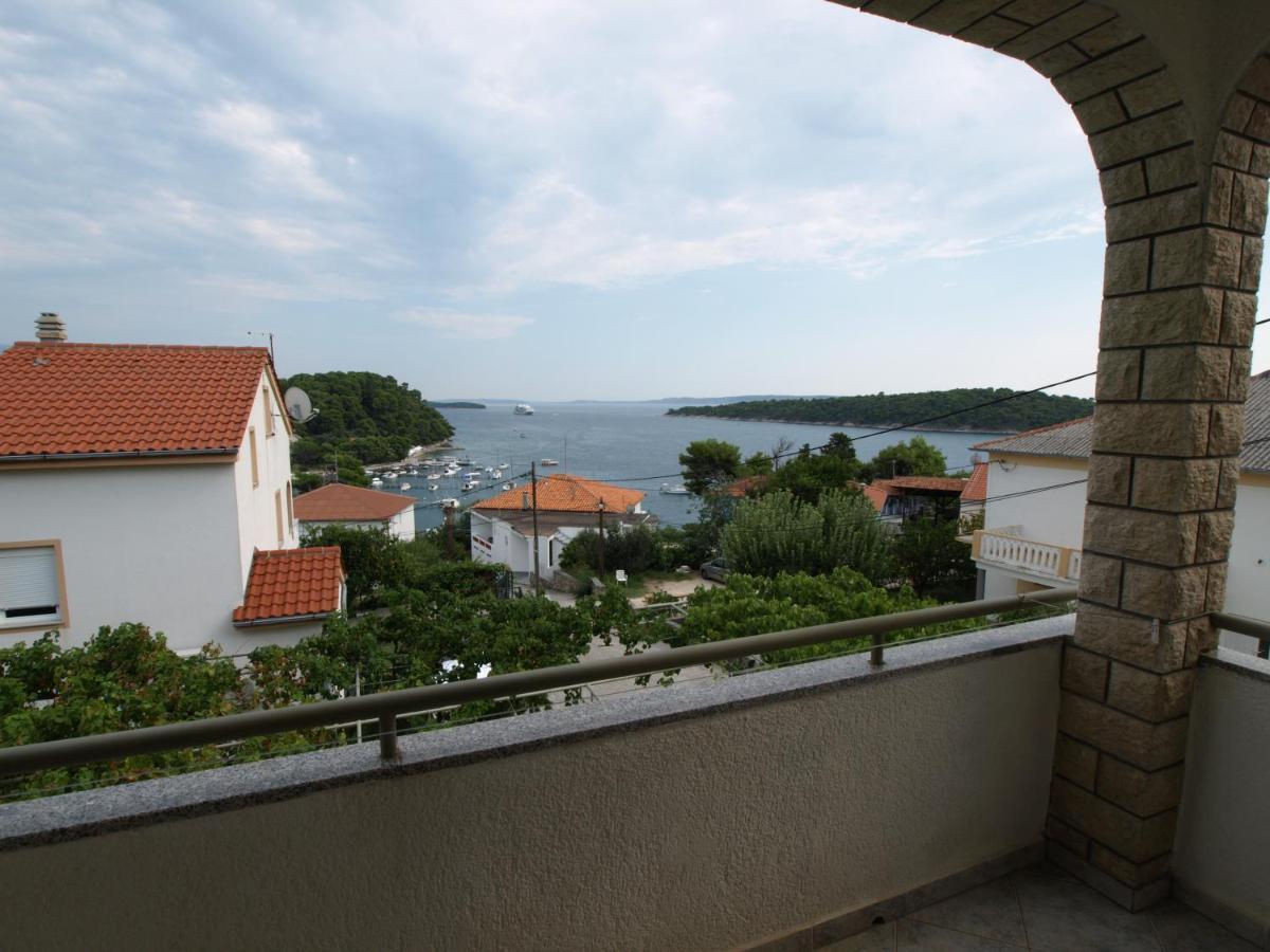 Apartments Biserka 라브 외부 사진