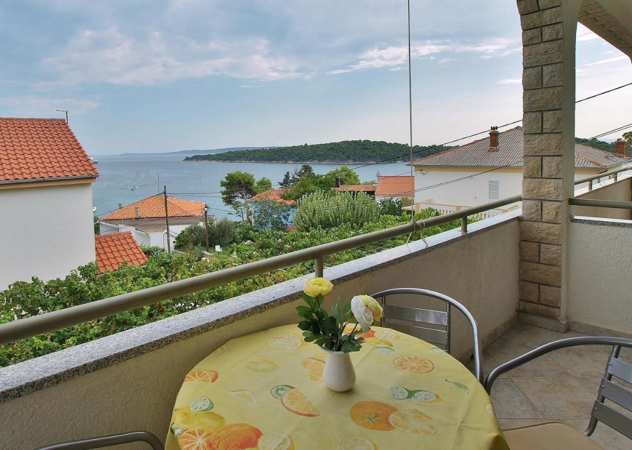 Apartments Biserka 라브 외부 사진
