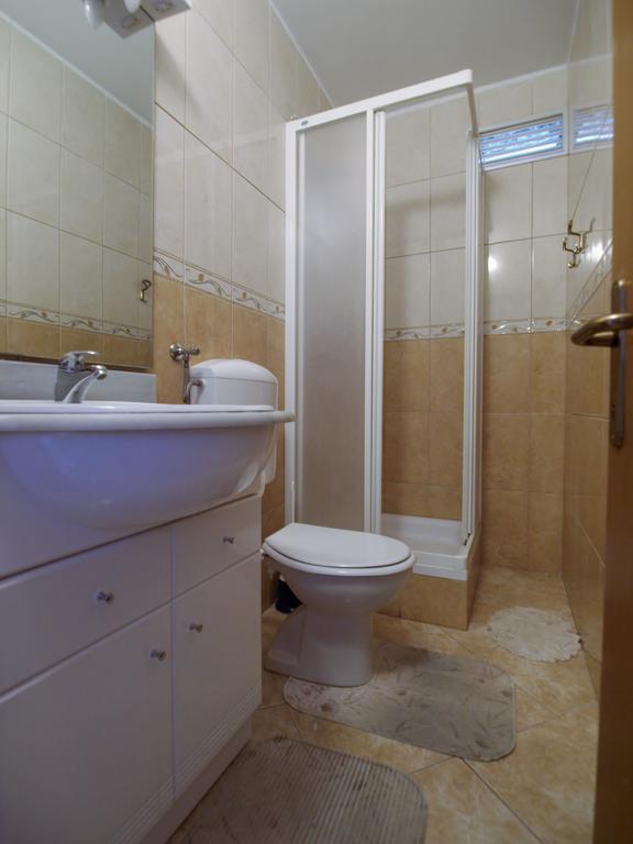 Apartments Biserka 라브 외부 사진